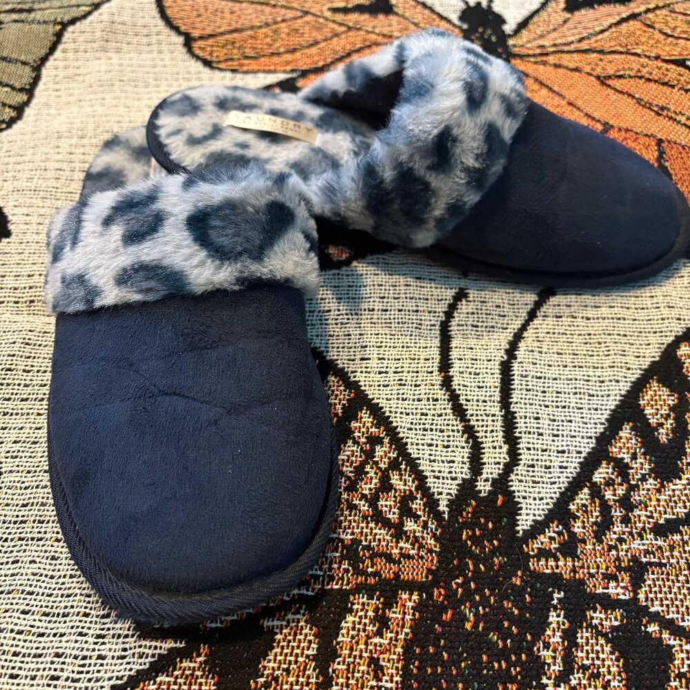Laundry by Shelli Segal Blue Leopard Print Faux Suede Scuff Slipps Size 9 Comfy